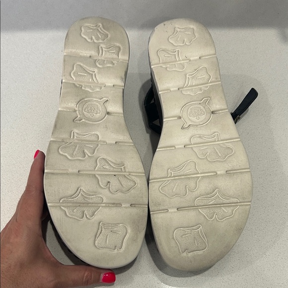 Born Black Women's Sandals- Size 8M - Picture 5 of 5